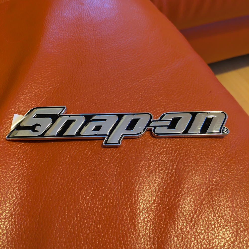 Snap Silver Logo Emblem